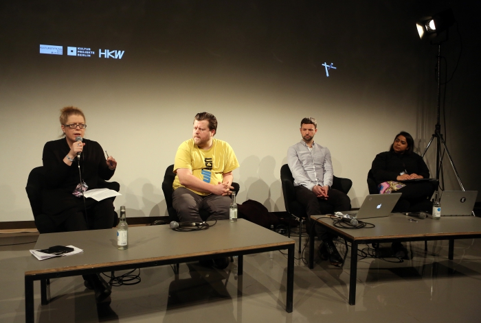 Impression of the talk "Dulling Down – The Obsolescence of Intelligence", transmediale 2017